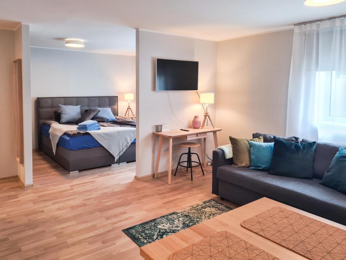 Ohtu Poik 2 City Center Basement Apartment Pärnu Eksteriør billede