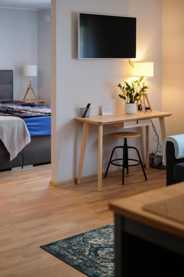 Ohtu Poik 2 City Center Basement Apartment Pärnu Eksteriør billede